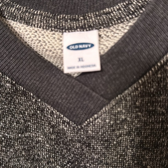 Old Navy, V-neck sweater, size XL, charcoal grey, never worn - Picture 2 of 3